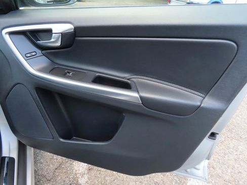 Used 2015 Volvo XC60 T5 Premier FWD image 9