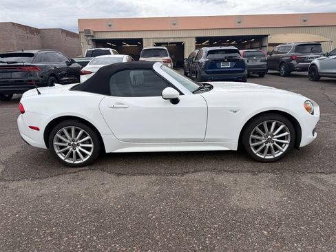 Used 2017 FIAT 124 Spider Lusso RWD image 4