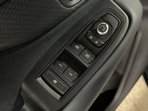 Used 2020 Subaru Outback Premium image 8