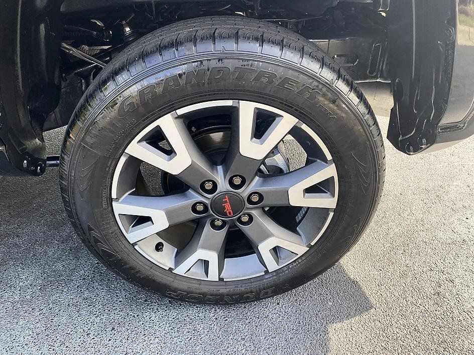 Certified 2025 Toyota Tacoma SR5 AWD/4WD image 28