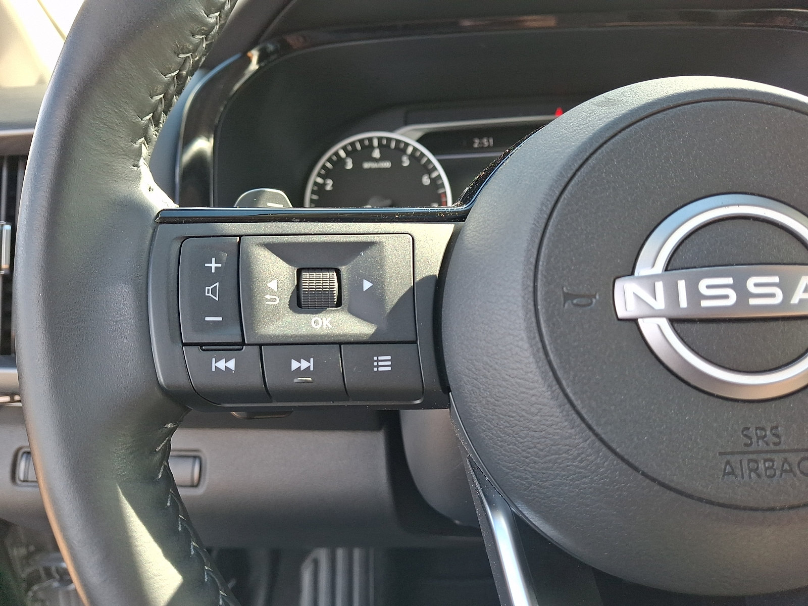 Used 2024 Nissan Pathfinder SL w/ SL Premium Package AWD/4WD image 24