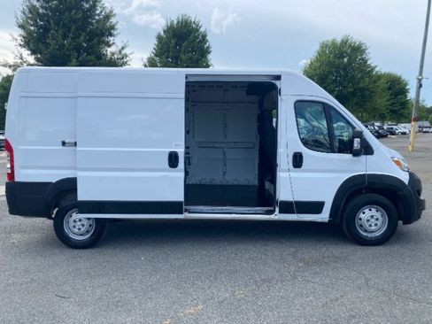 Used 2023 RAM ProMaster 2500 FWD image 5