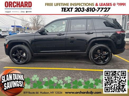 Used 2023 Jeep Grand Cherokee Limited w/ Black Appearance Package image 5