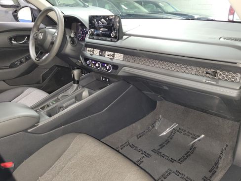 Certified 2025 Honda Accord LX image 10