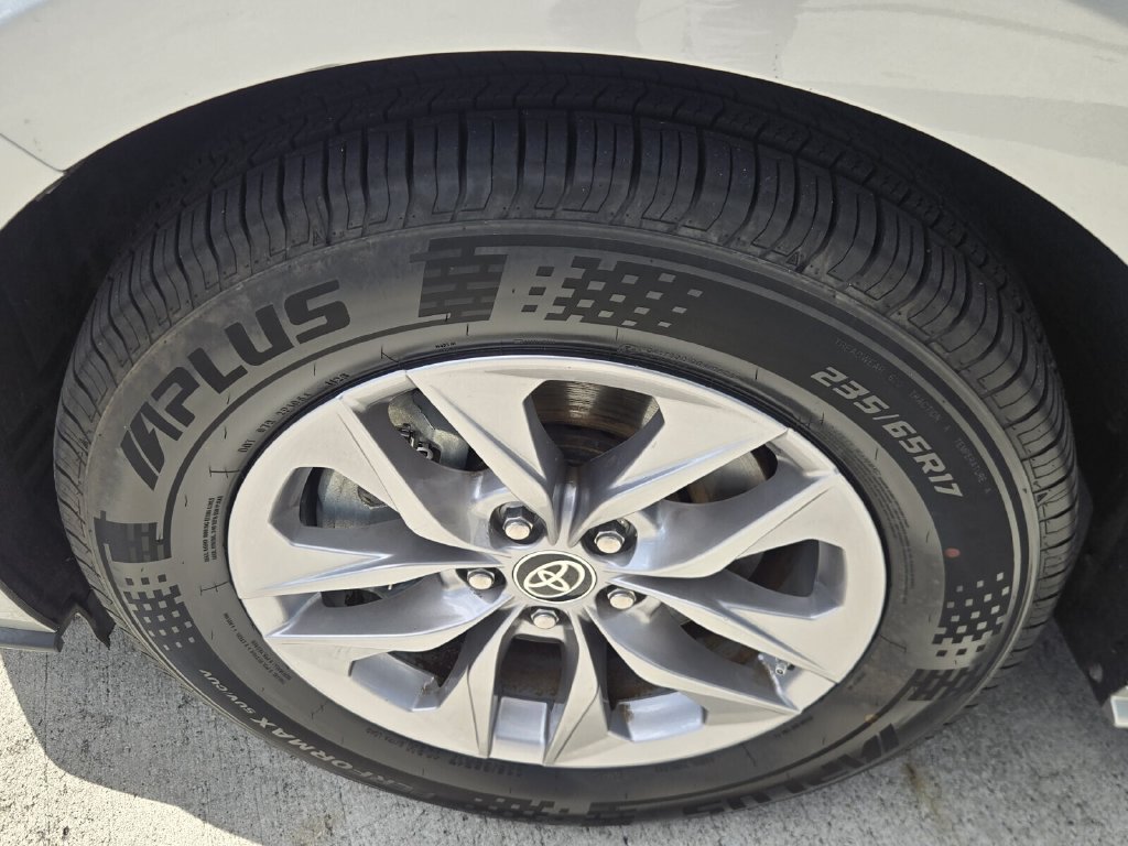 Used 2022 Toyota Sienna XLE FWD image 10