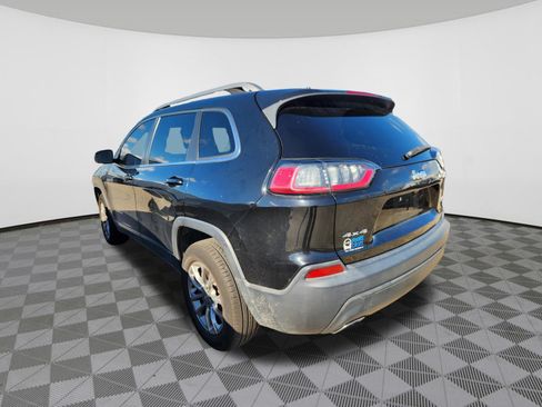 Used 2019 Jeep Cherokee Latitude Plus w/ Cold Weather Group AWD/4WD image 3