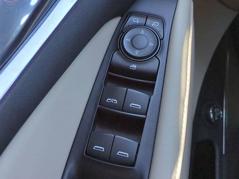 Used 2018 Buick Enclave Essence image 25