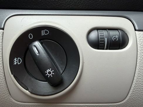 Used 2009 Volkswagen Eos Komfort image 23