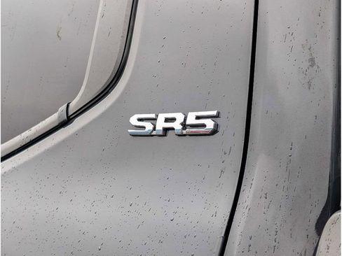 Used 2024 Toyota Tacoma SR5 AWD/4WD image 28