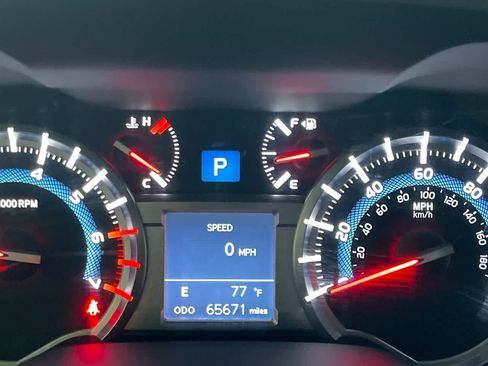 Certified 2017 Toyota 4Runner SR5 AWD/4WD image 15