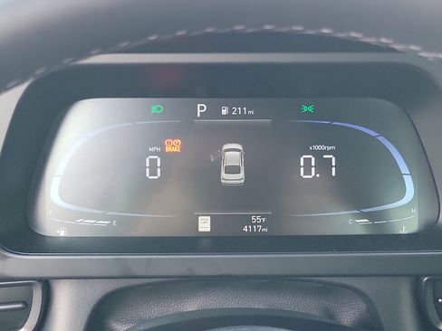 Certified 2025 Hyundai Elantra Sport image 9