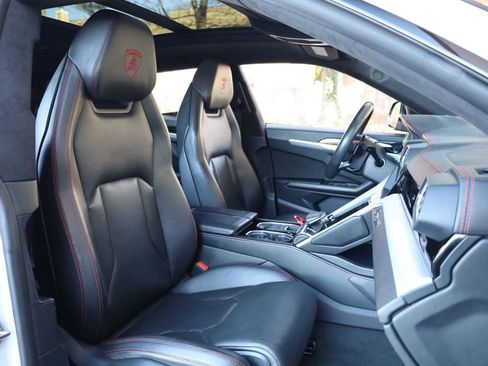 Used 2019 Lamborghini Urus image 24