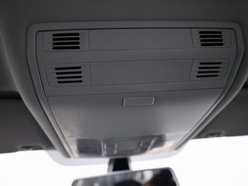 Used 2018 Volkswagen Golf S image 26