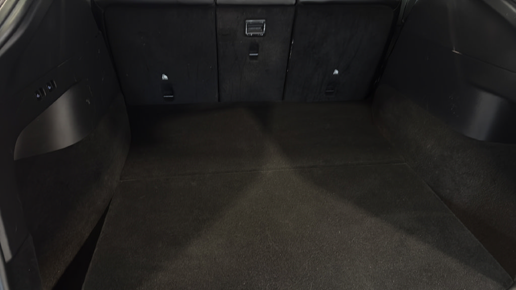 Used 2022 Tesla Model Y Long Range AWD/4WD image 8