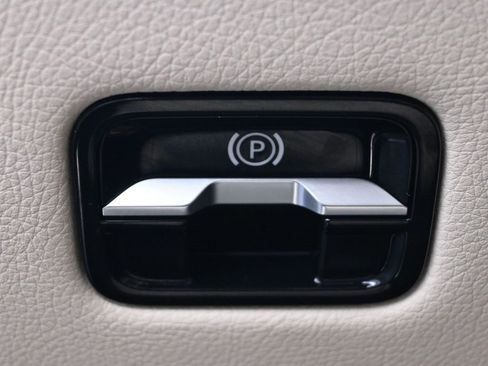 Used 2025 Mercedes-Benz S 580 4MATIC Sedan image 25