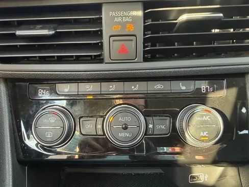 Used 2019 Volkswagen Jetta SEL FWD image 16