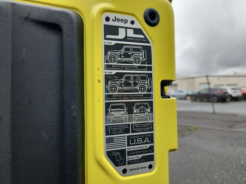Used 2024 Jeep Wrangler Unlimited Rubicon 4xe AWD/4WD image 28