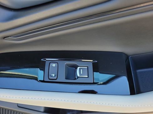 Used 2025 Honda Accord Touring image 9