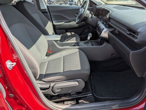 Used 2025 Hyundai Kona SEL FWD image 35