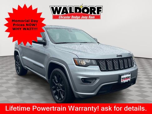 Used 2021 Jeep Grand Cherokee Laredo X AWD/4WD image 1