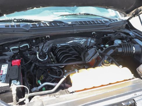 Used 2017 Ford F150 XLT w/ Equipment Group 302A Luxury AWD/4WD image 11