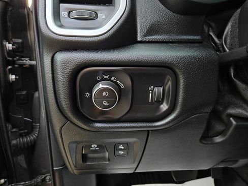 Used 2022 RAM 1500 Big Horn AWD/4WD image 16