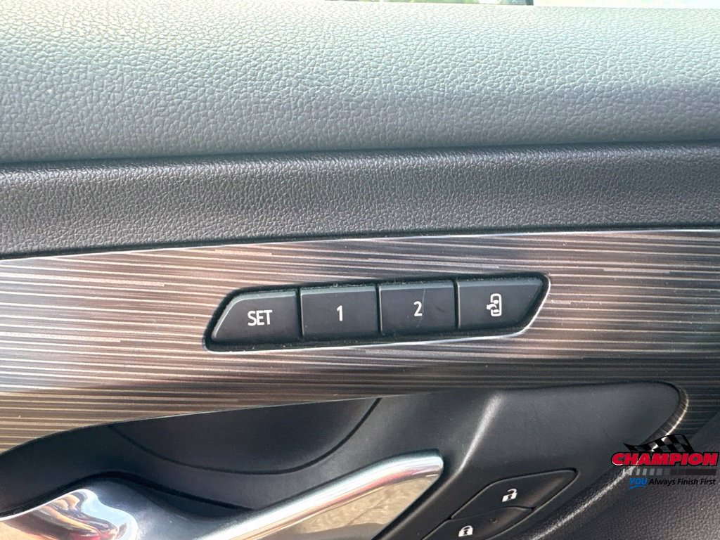 Used 2019 GMC Terrain SLT w/ Preferred Package AWD/4WD image 16