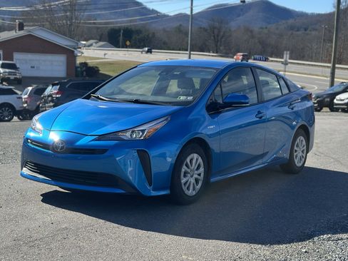 Used 2019 Toyota Prius LE image 7