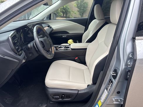 Certified 2023 Lexus RX 350 Premium w/ Accessory Package AWD/4WD image 16