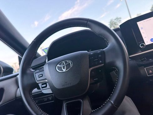 Used 2025 Toyota Camry SE w/ Convenience Package AWD/4WD image 30