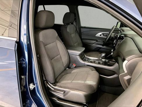 Used 2023 Chevrolet Traverse LT image 9