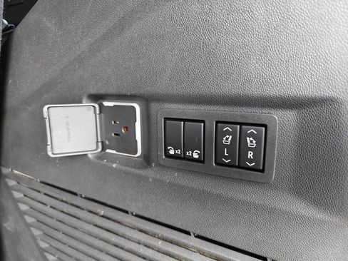 Used 2024 Chevrolet Tahoe RST w/ Luxury Package image 21