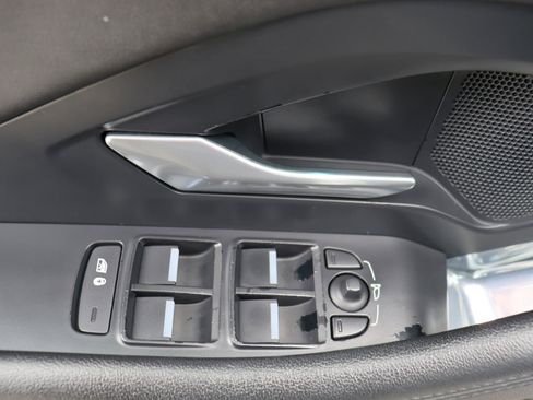 Used 2019 Jaguar E-PACE S image 24