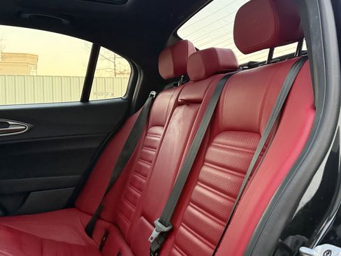 Used 2022 Alfa Romeo Giulia Veloce image 21