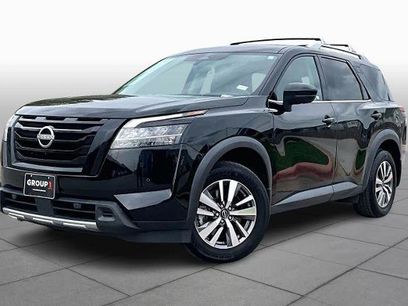 Certified 2023 Nissan Pathfinder SL w/ Black Appearance Package