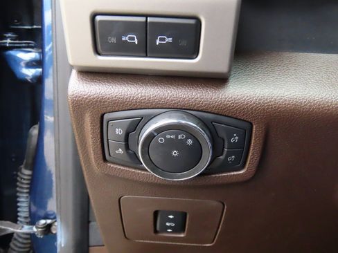 Used 2015 Ford F150 King Ranch w/ Equipment Group 601A Luxury image 27