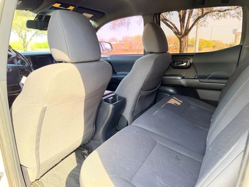 Used 2019 Toyota Tacoma TRD Sport w/ Technology Package image 33