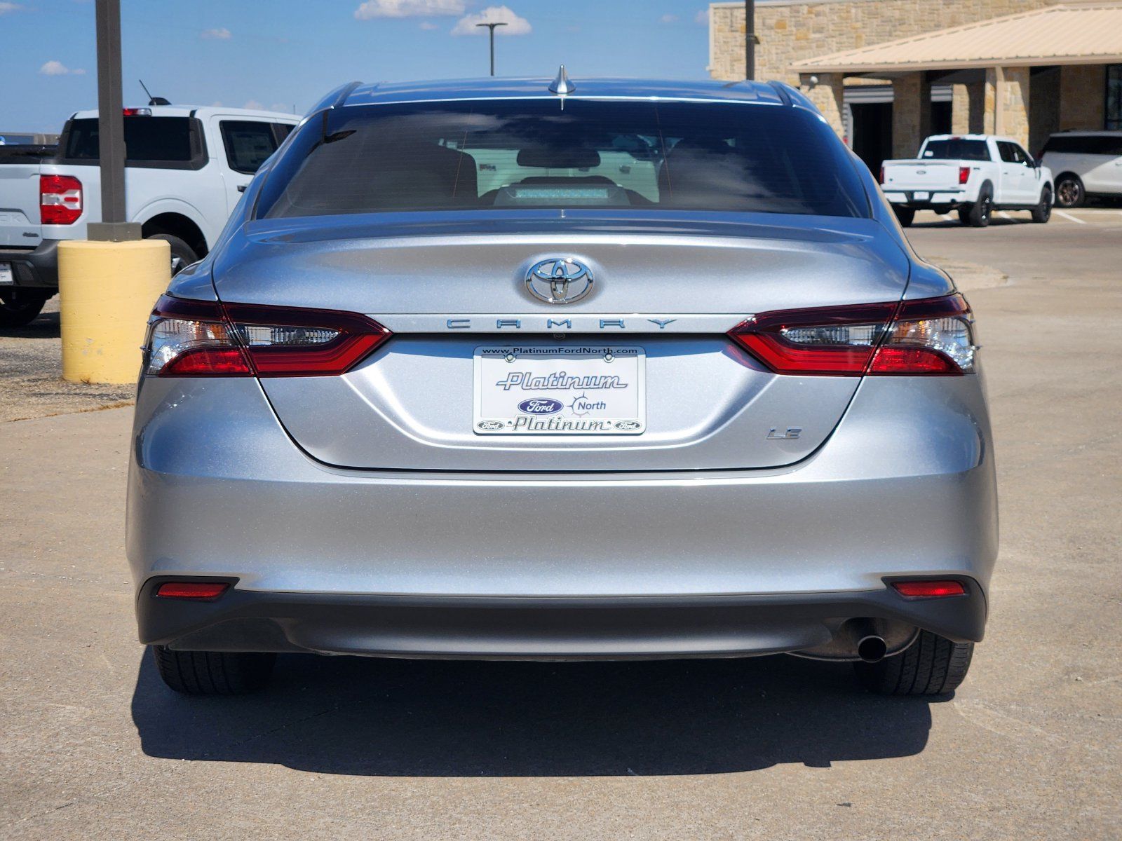 Used 2024 Toyota Camry LE FWD image 8