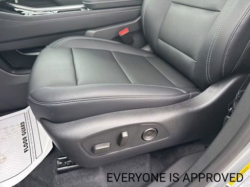 New 2026 Chevrolet Traverse LT w/ Midnight/Sport Edition AWD/4WD image 13
