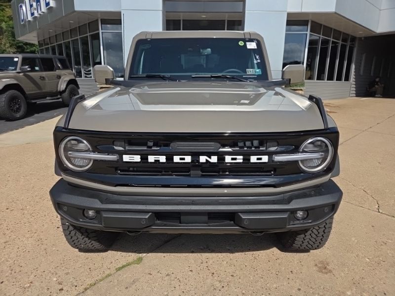 New 2026 Ford Bronco Outer Banks w/ Sasquatch Package AWD/4WD image 2