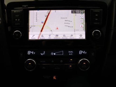 Used 2018 Nissan Rogue SL w/ Premium Package image 14