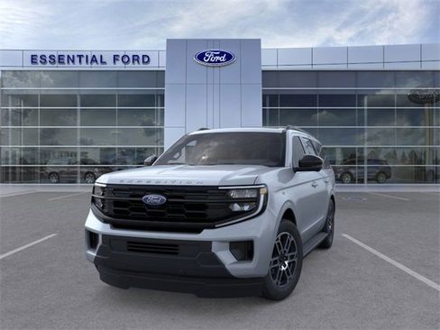 New 2025 Ford Expedition Active image 2