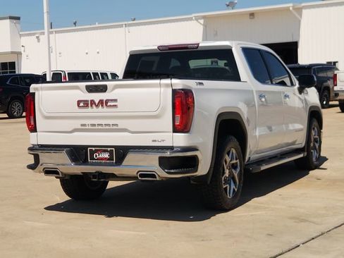 Used 2022 GMC Sierra 1500 SLT AWD/4WD image 5