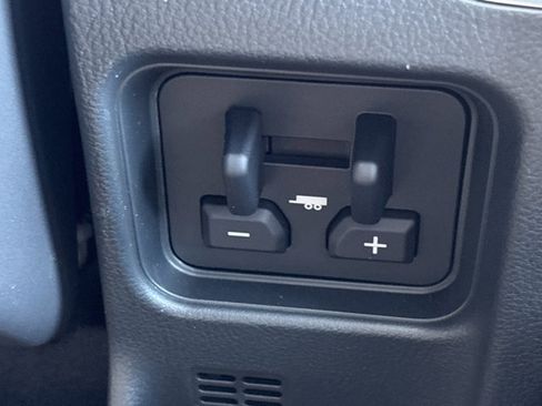 Used 2025 Lexus GX 550 image 36