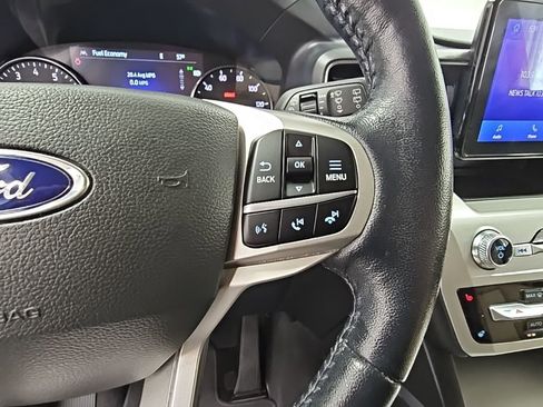 Used 2022 Ford Explorer XLT w/ Equipment Group 202A image 27