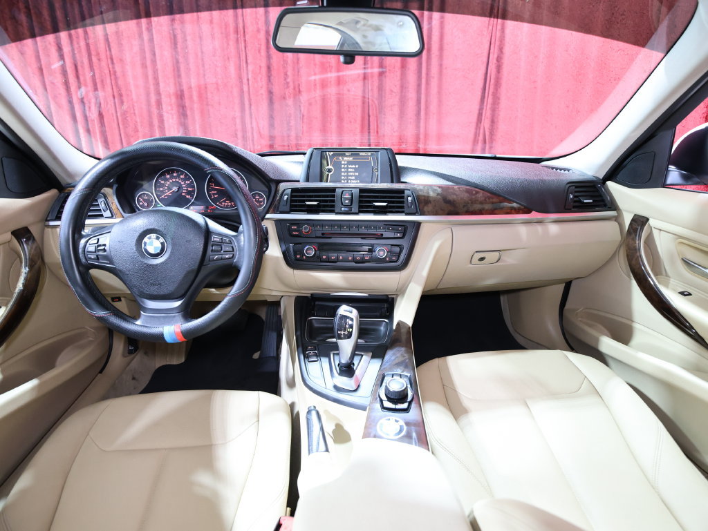 Used 2014 BMW 320i Sedan RWD image 14
