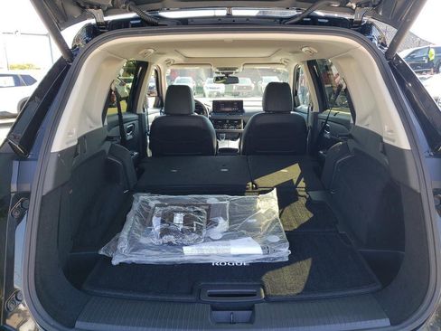 Certified 2025 Nissan Rogue Platinum w/ Platinum Premium Package image 9
