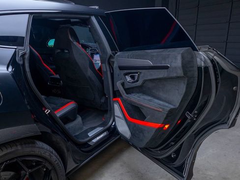 Used 2024 Lamborghini Urus Performante AWD/4WD image 79