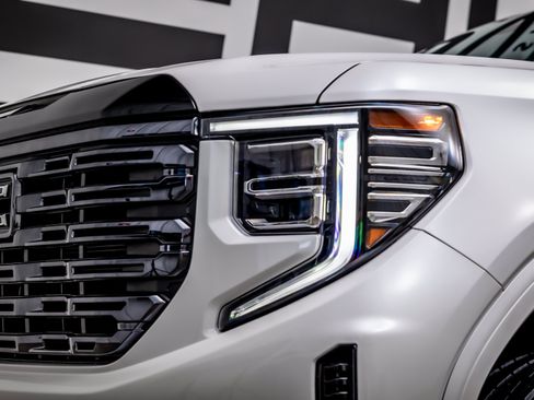 Used 2025 GMC Sierra 1500 Denali Ultimate AWD/4WD image 19
