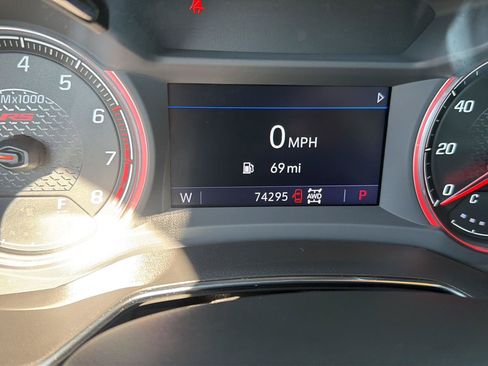 Used 2022 Chevrolet TrailBlazer RS w/ Sun and Liftgate Package AWD/4WD image 24